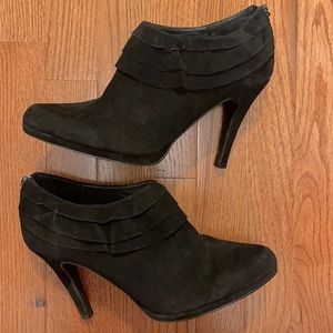 Price drop! TAHARI black suede ruffle top heeled booties